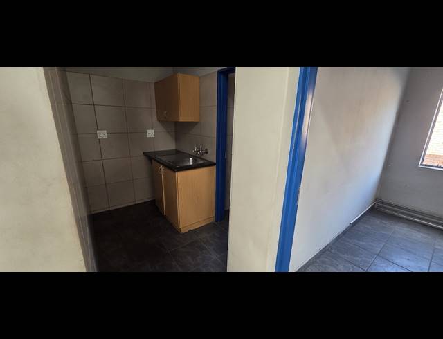 360M² WAREHOUSE TO LET IN RIVERSIDE PARK